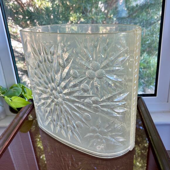 Vintage Lucite Sunburst Trash Can – Mid-Century Clear Oval Wastebasket - Picture 9 of 12